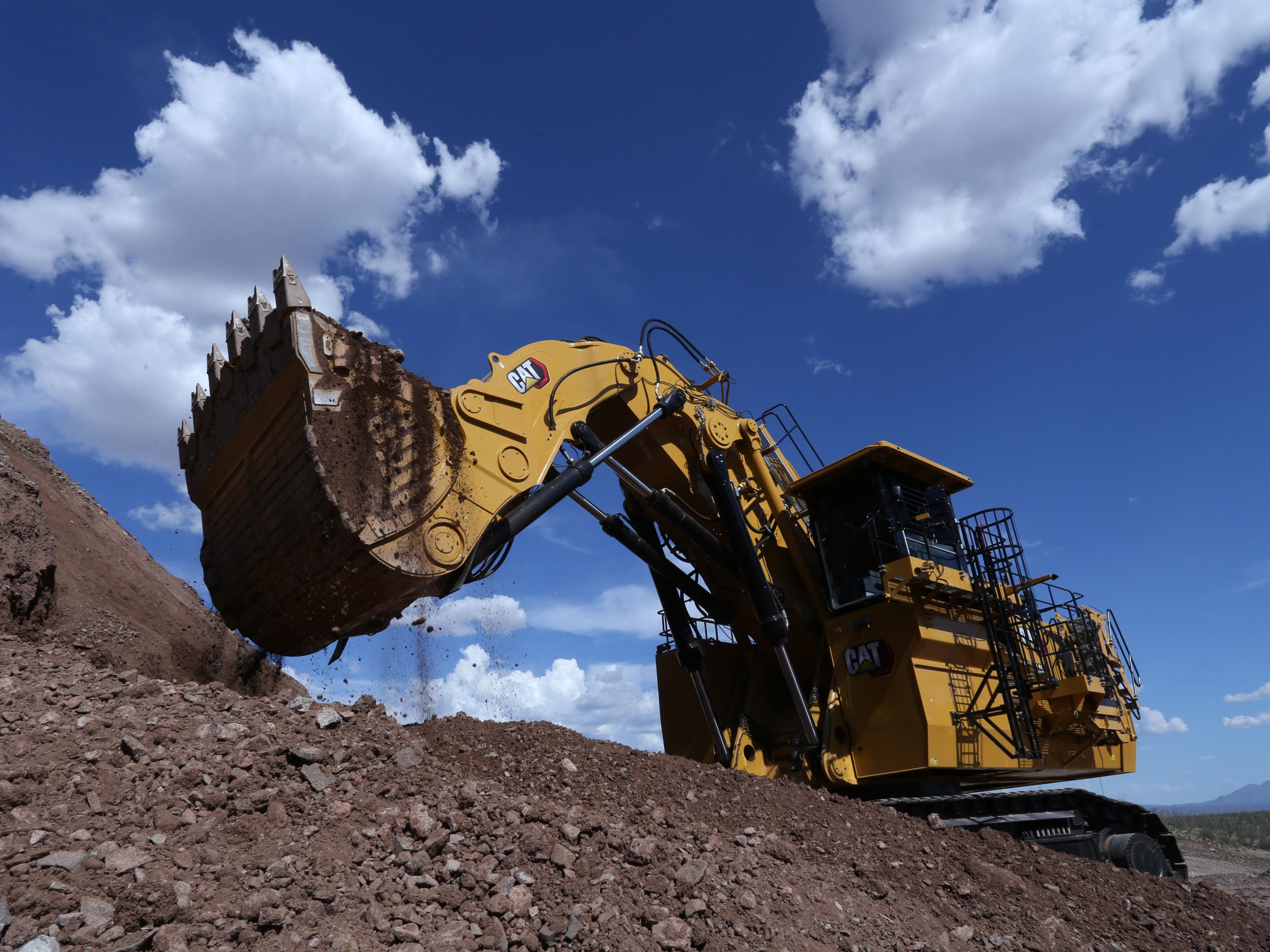 Cat 6040 hydraulic mining shovel