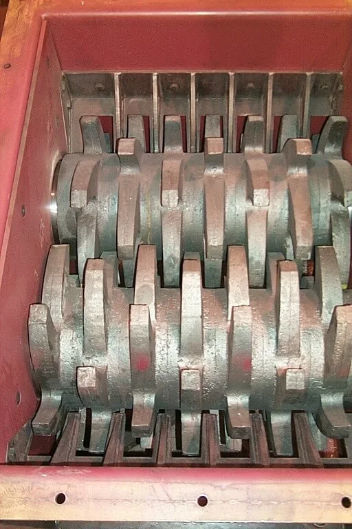 Roll surface showing roll shell and tooth positions