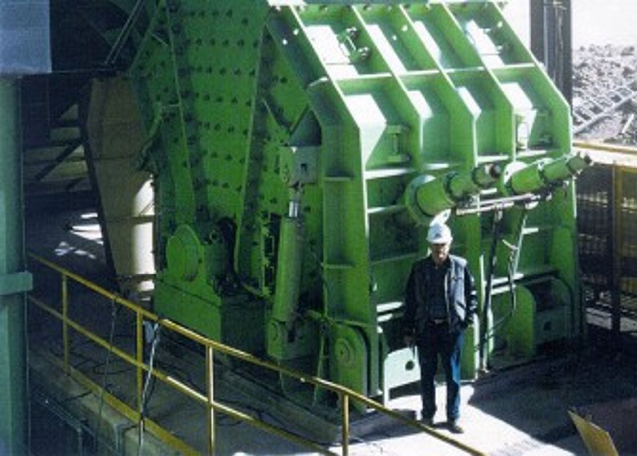 thyssenkrupp Polysius PB 200 / 250 impact crusher Original graphic