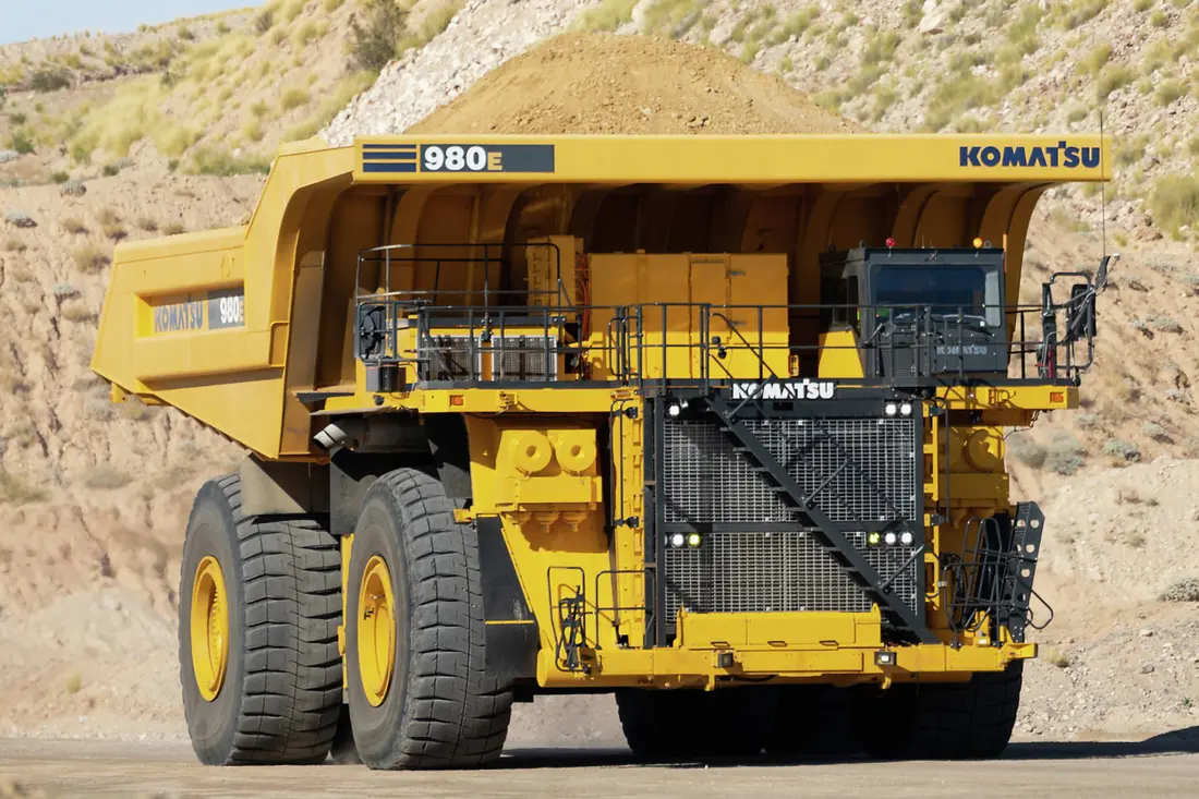 Imagen OEM de trasera de caja y borde de descarga Komatsu 980E