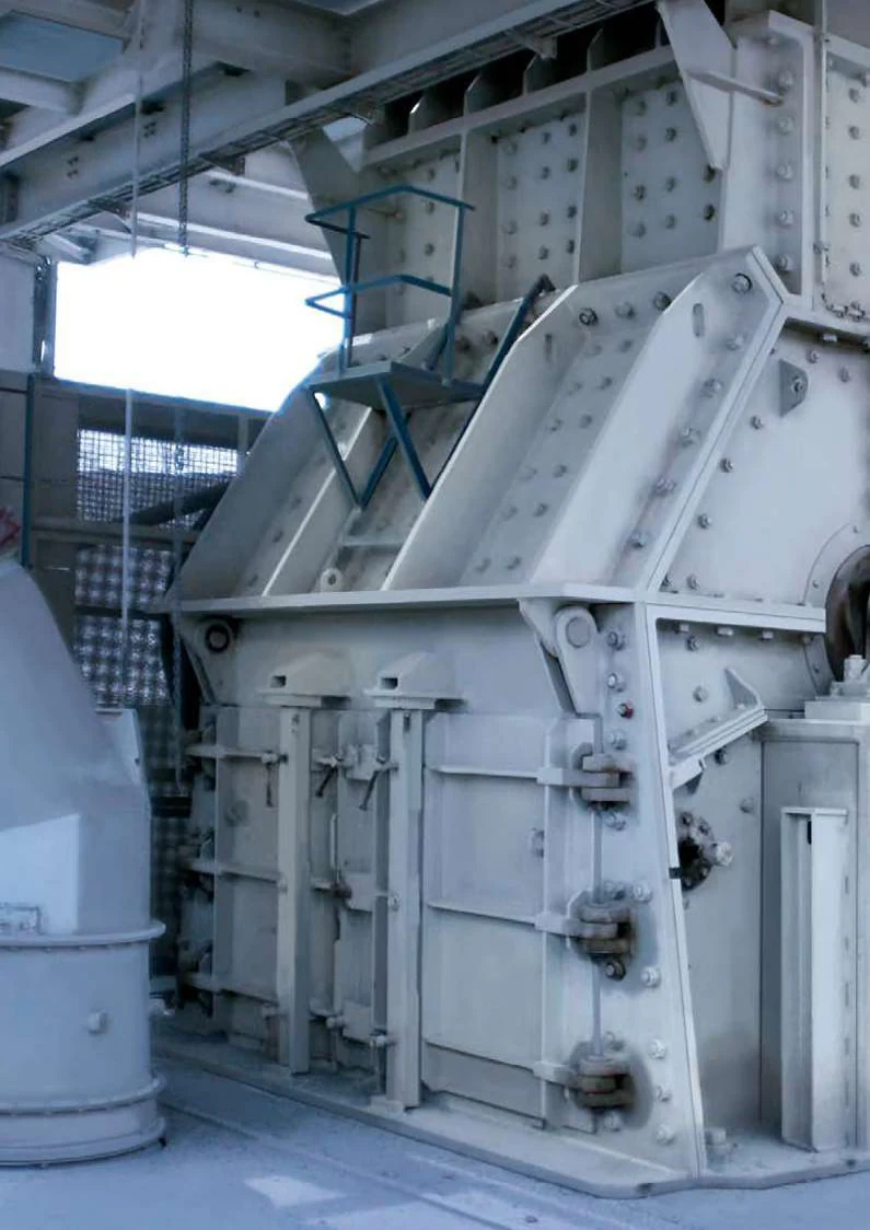 OEM imagen de instalación para identificar la abertura de alimentación, la carcasa, los extremos del eje del rotor y el acceso de mantenimiento.